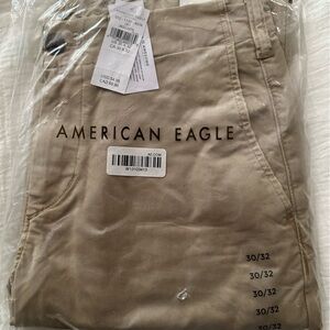 American Eagle khakis boys/mens slim fit 30x32